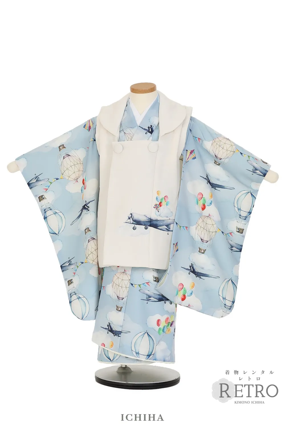 3歳男の子のお被布七五三宅配レンタル。飛行機と気球や風船柄になって